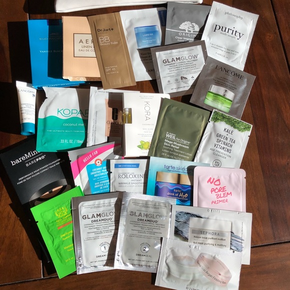 Brand New Sepora Cosmetic Bag with 20+ Samples - Picture 3 of 5